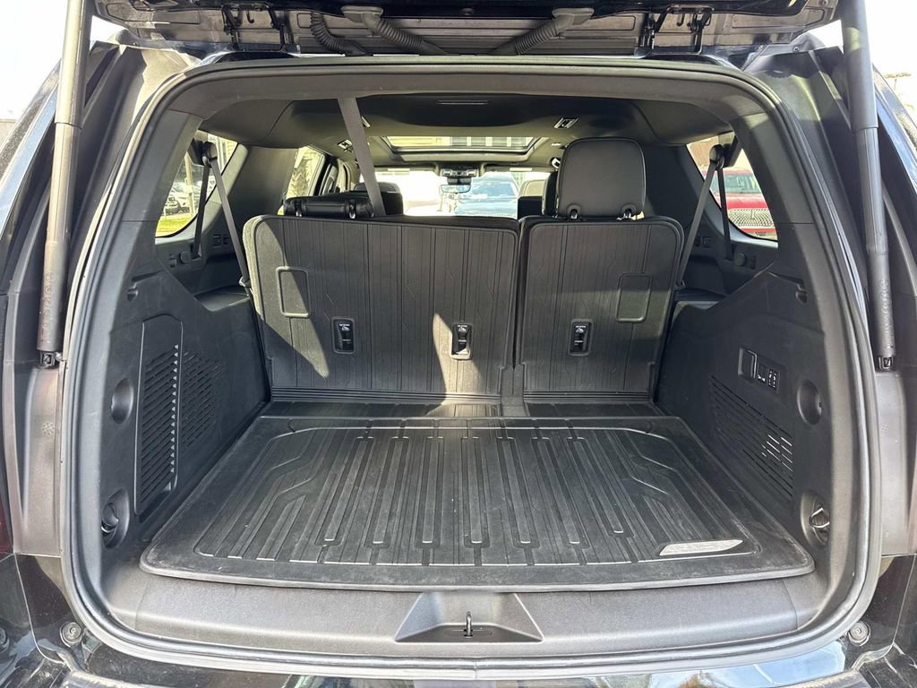 Used 2024 GMC Yukon XL Denali w/ Denali Reserve Package image 12