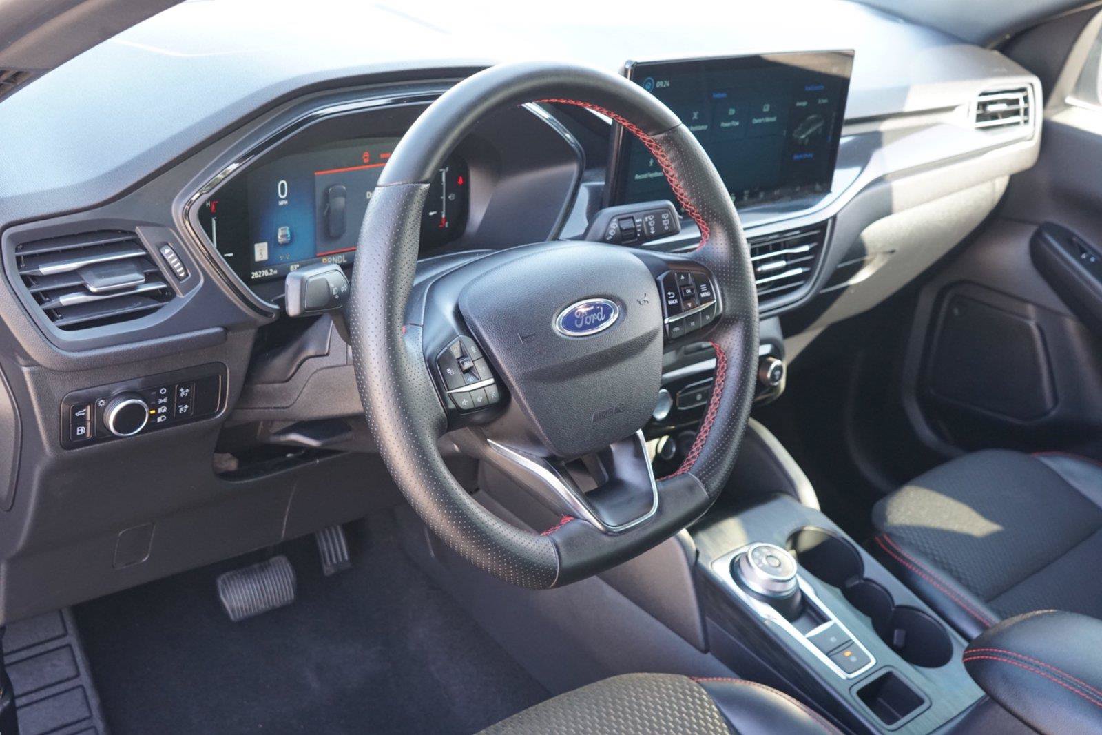 Certified 2025 Ford Escape ST-Line w/ Equipment Group 301A FWD image 9