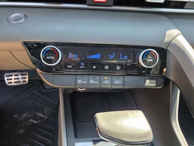 Used 2025 Hyundai Elantra Sport FWD image 36