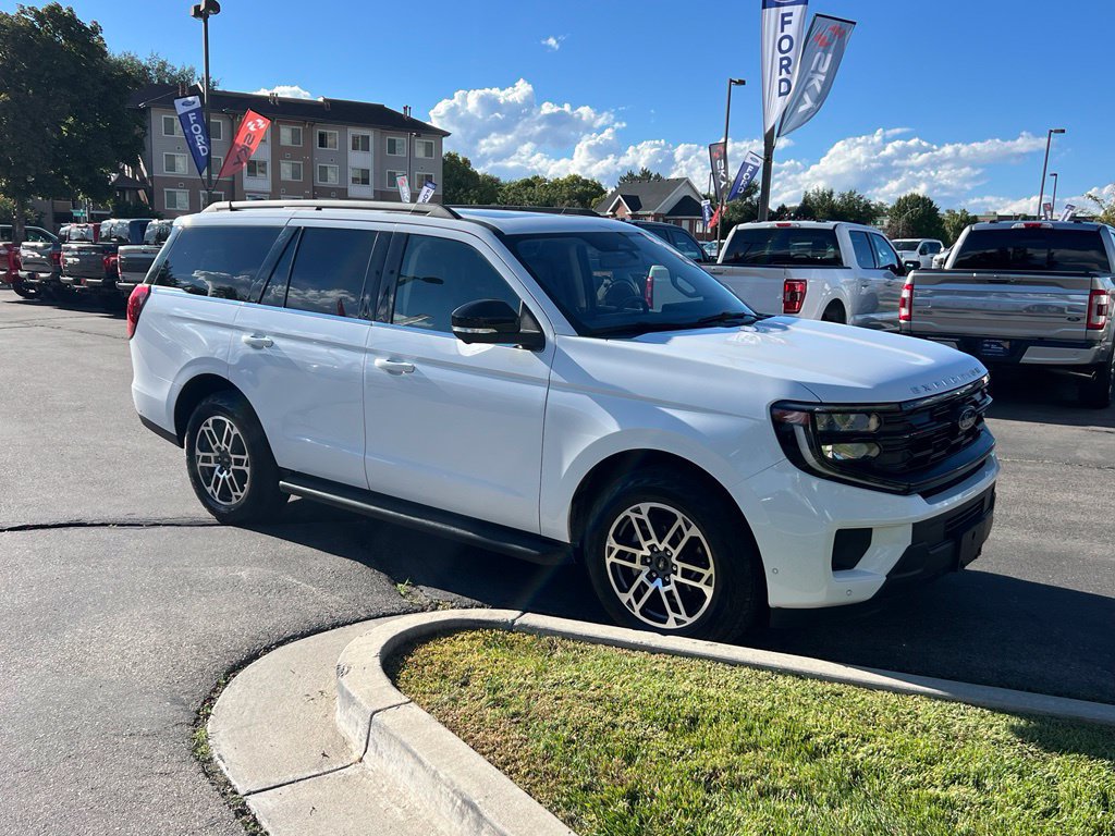 Certified 2025 Ford Expedition Active AWD/4WD image 6