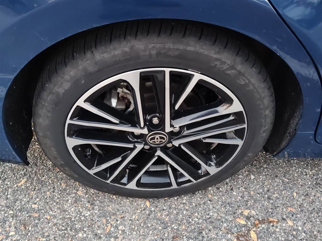 Used 2025 Toyota Camry XLE image 25