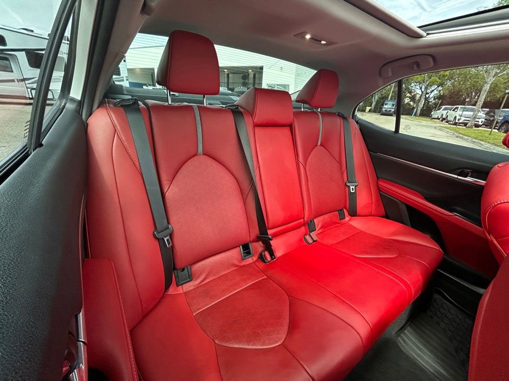 Used 2020 Toyota Camry XSE image 28