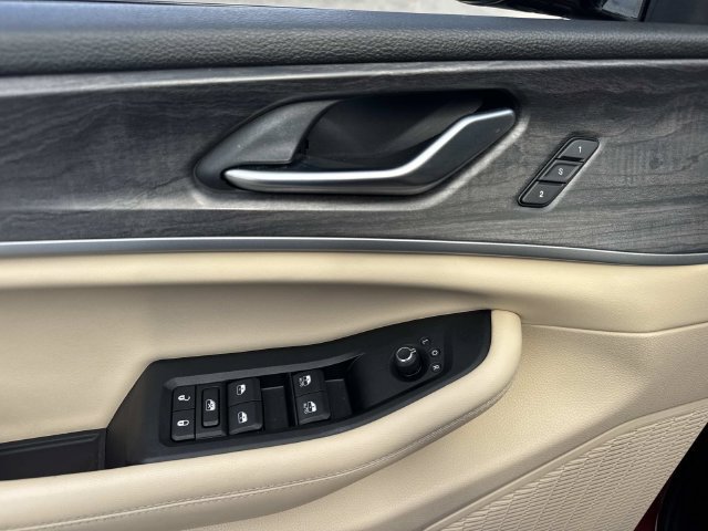Used 2023 Jeep Grand Cherokee L Limited w/ Luxury Tech Group II RWD image 20