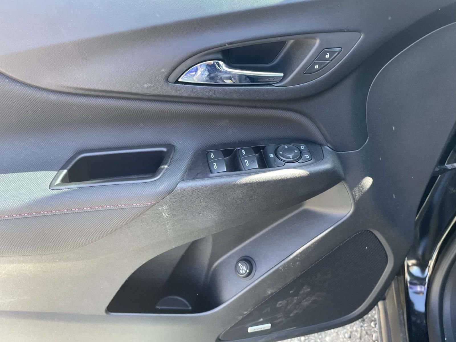 Used 2022 Chevrolet Equinox RS w/ RS Leather Package image 15