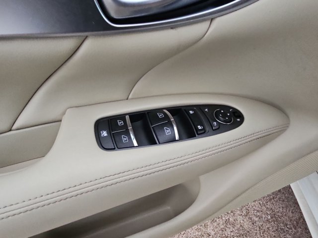 Used 2019 INFINITI Q70 Luxe AWD/4WD image 20