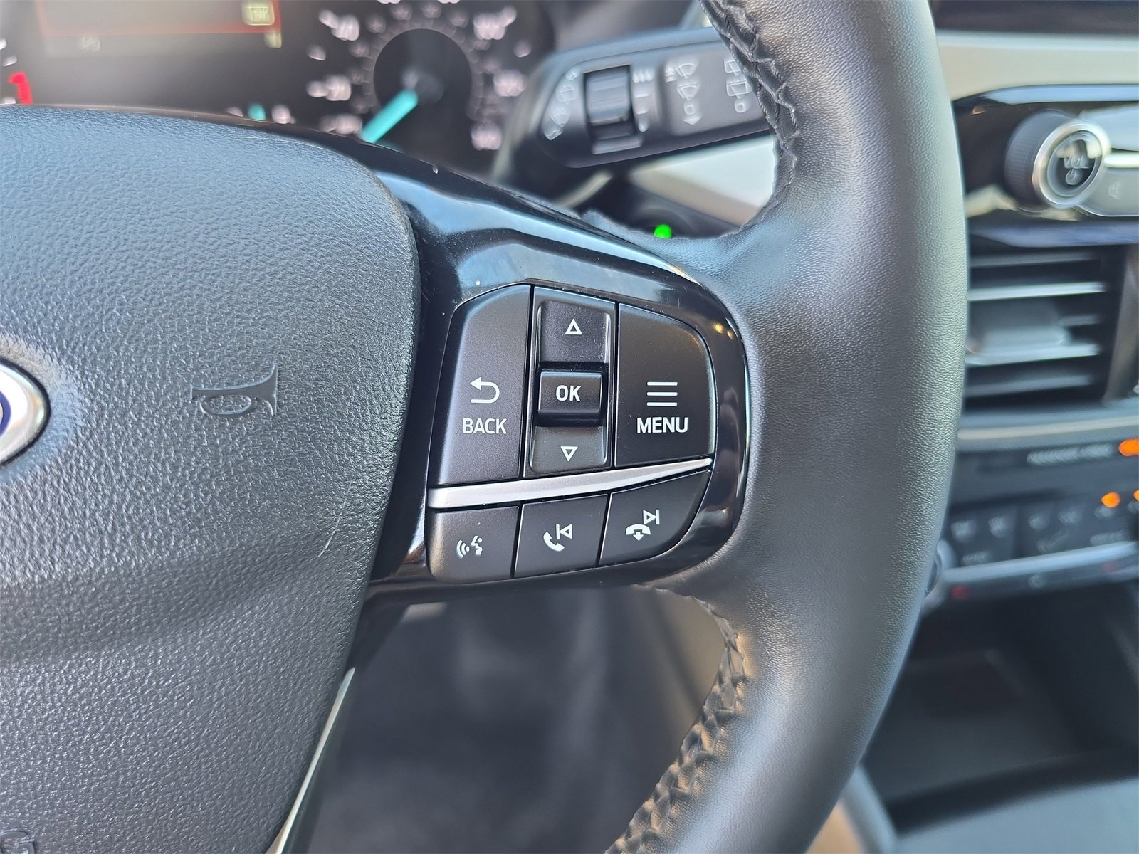 Certified 2021 Ford Escape SE w/ SE Sport Appearance Package image 23