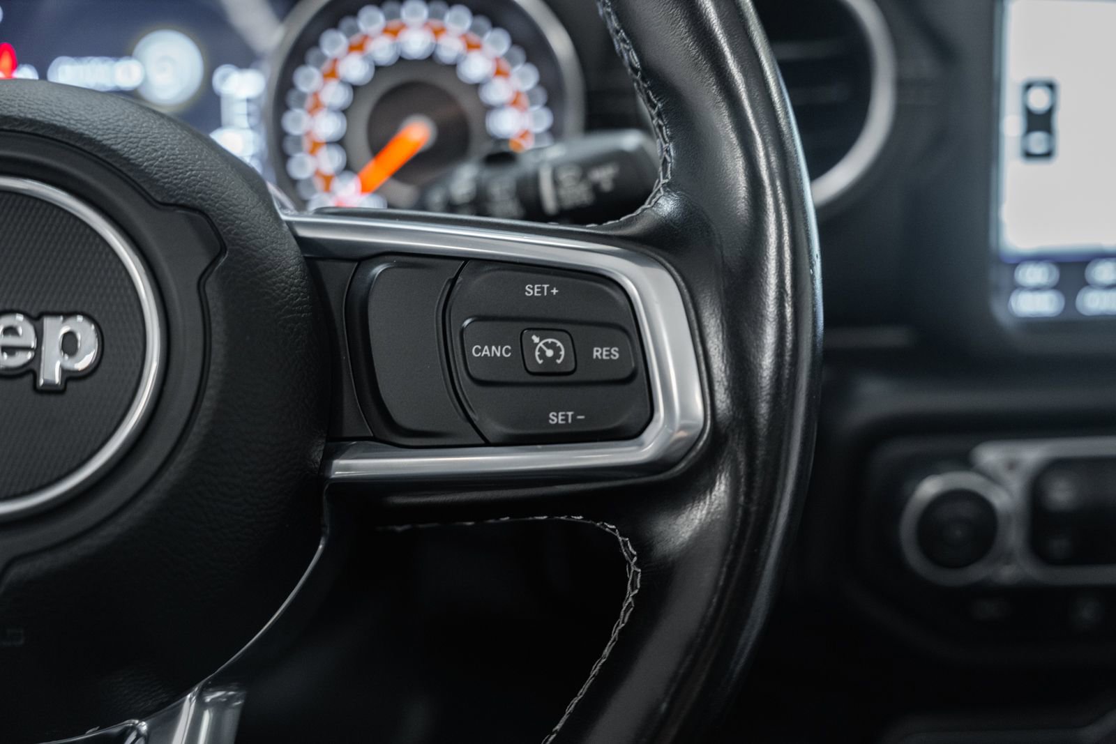 Used 2021 Jeep Wrangler Unlimited Sahara w/ Uconnect 4C Nav & Sound Group AWD/4WD image 31