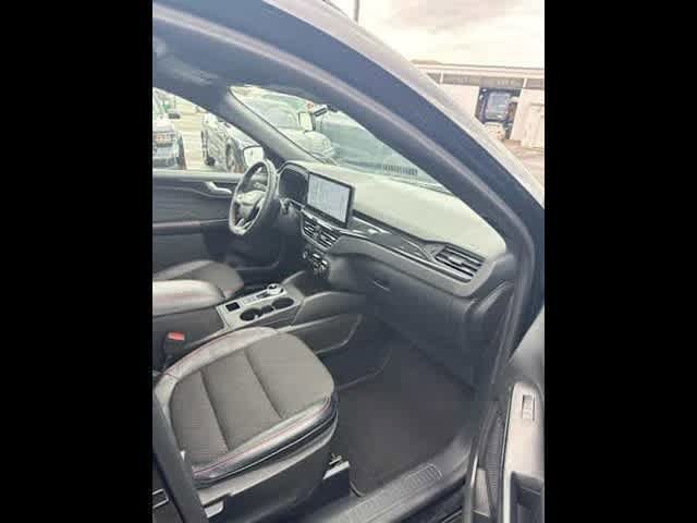 Certified 2023 Ford Escape ST-Line w/ Tech Pack #1 AWD/4WD image 4