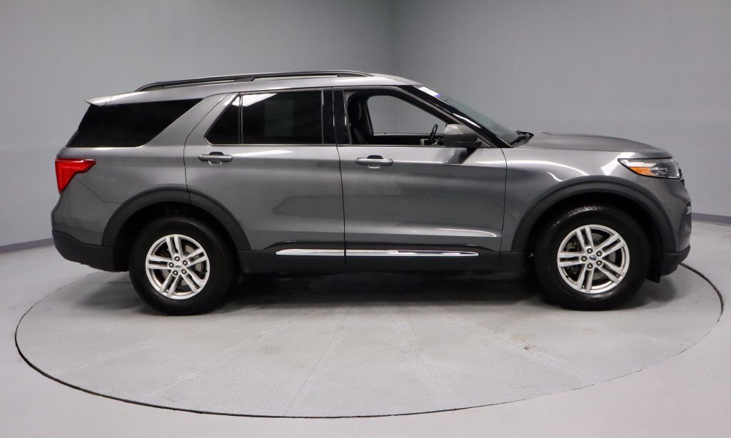 Certified 2022 Ford Explorer XLT w/ Equipment Group 202A AWD/4WD image 12