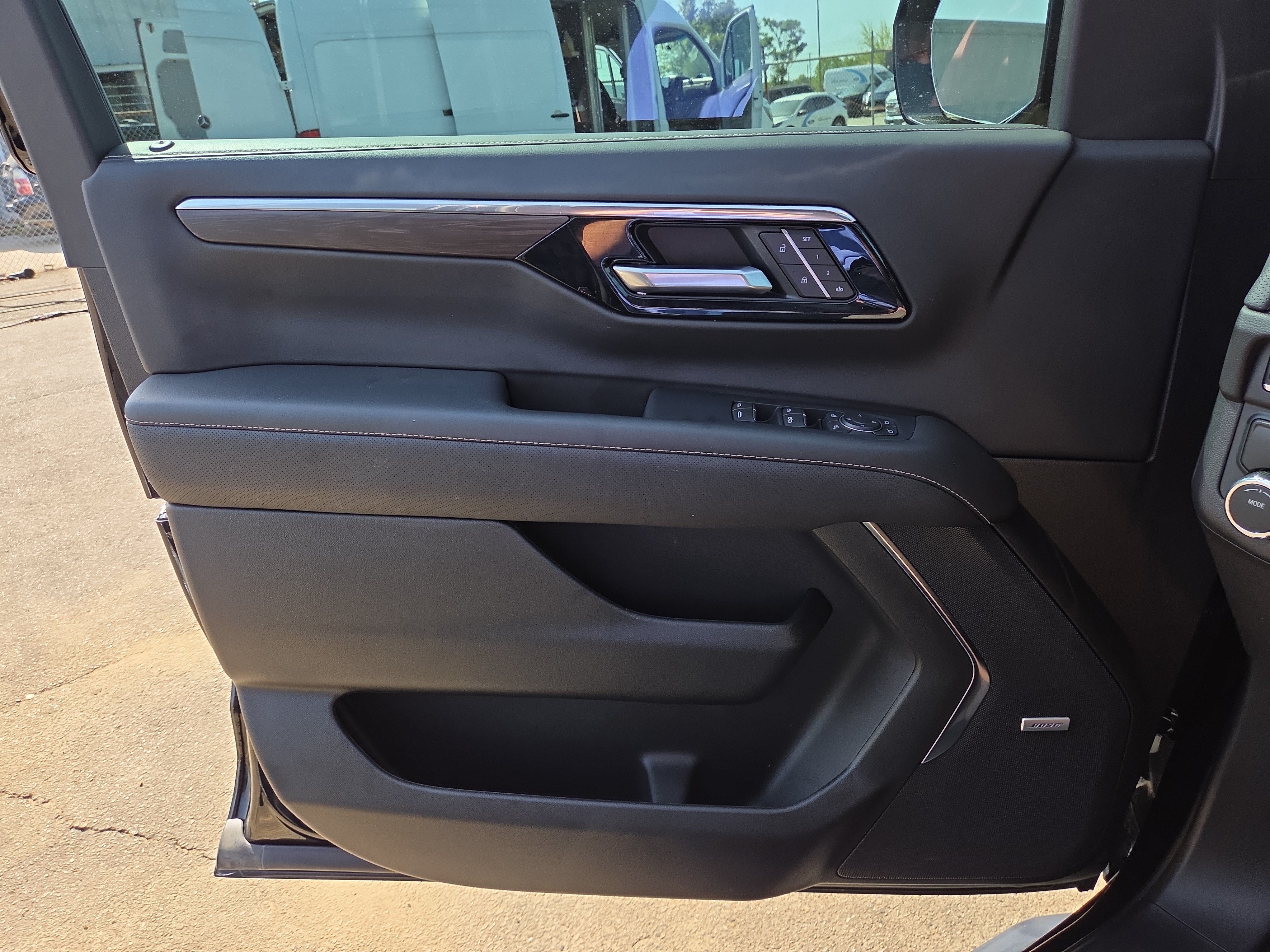 Used 2025 Chevrolet Tahoe Premier RWD image 19