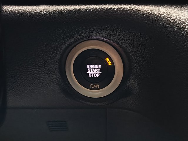 Used 2025 Chrysler Pacifica Select FWD image 38