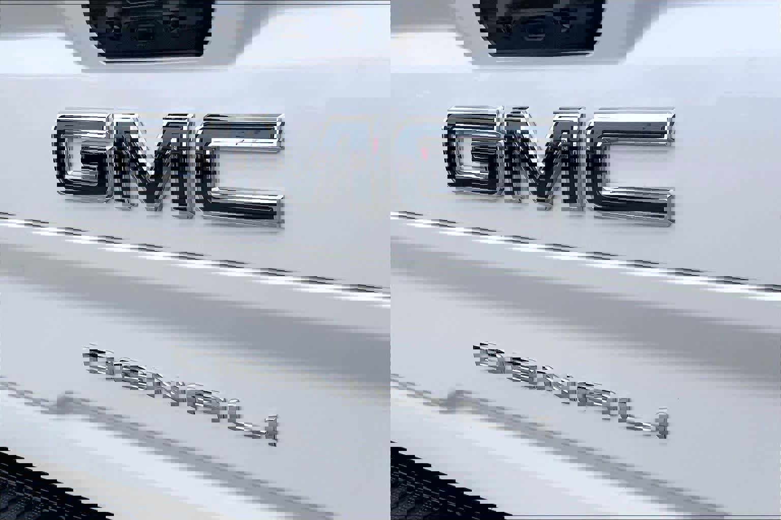 Used 2025 GMC Sierra 2500 Denali Ultimate image 12