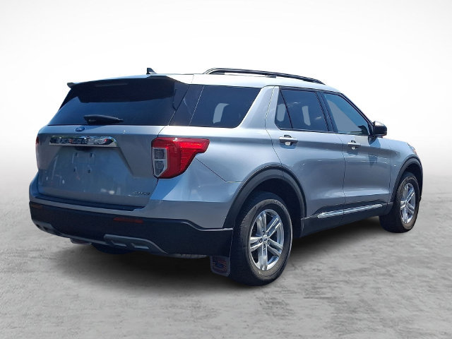 Certified 2023 Ford Explorer XLT w/ Equipment Group 202A AWD/4WD image 6