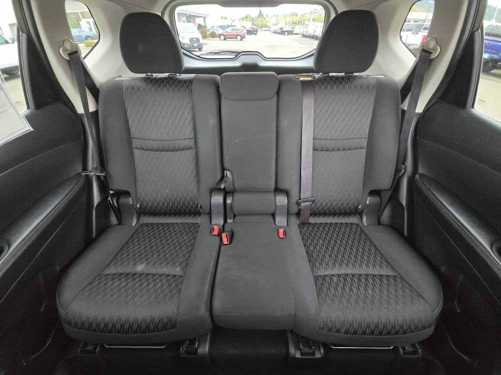 Used 2017 Nissan Rogue SV w/ SV Premium Package image 17