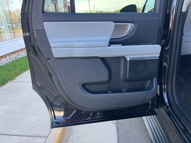 Certified 2025 Ford Expedition Max Platinum AWD/4WD image 19