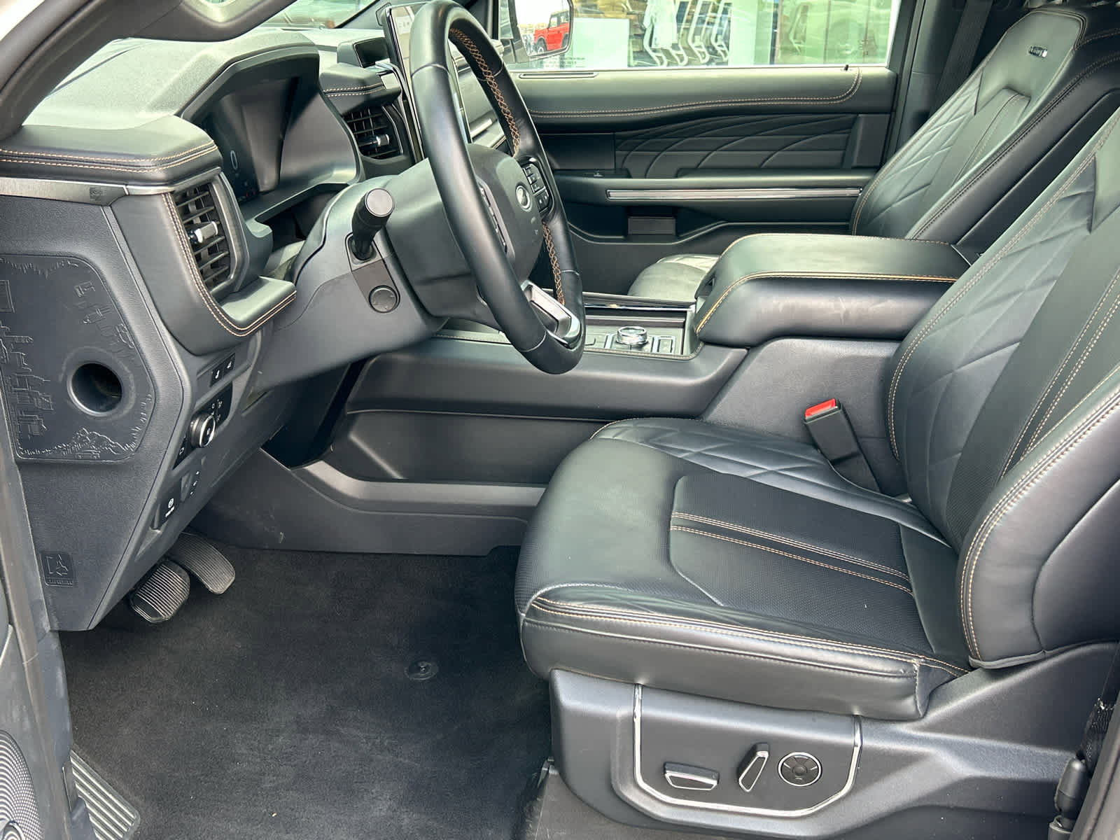 Certified 2024 Ford Expedition Max Platinum image 31