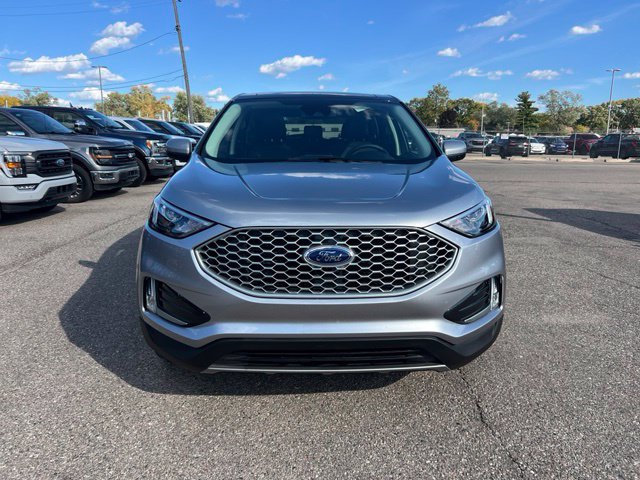 Certified 2024 Ford Edge SEL w/ Convenience Package AWD/4WD image 2