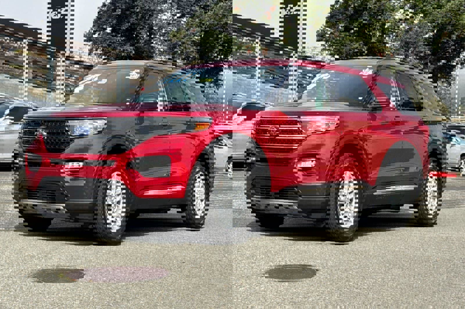 Certified 2022 Ford Explorer XLT w/ Equipment Group 202A image 8