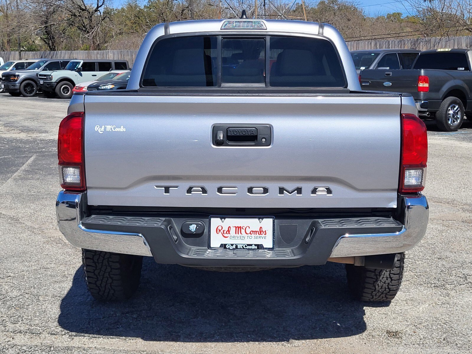 Used 2020 Toyota Tacoma SR5 w/ SR5 Appearance Package (SM) image 4