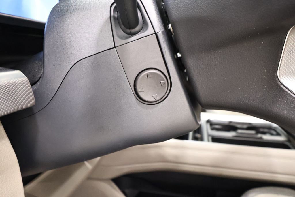 Certified 2025 Ford F350 Platinum w/ Platinum Plus Package image 30