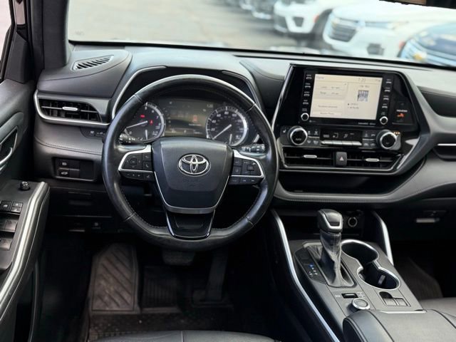 Used 2022 Toyota Highlander XSE image 20