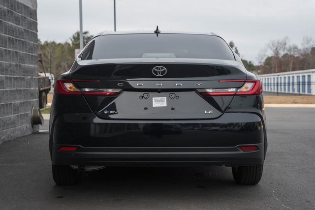 Used 2025 Toyota Camry LE image 5