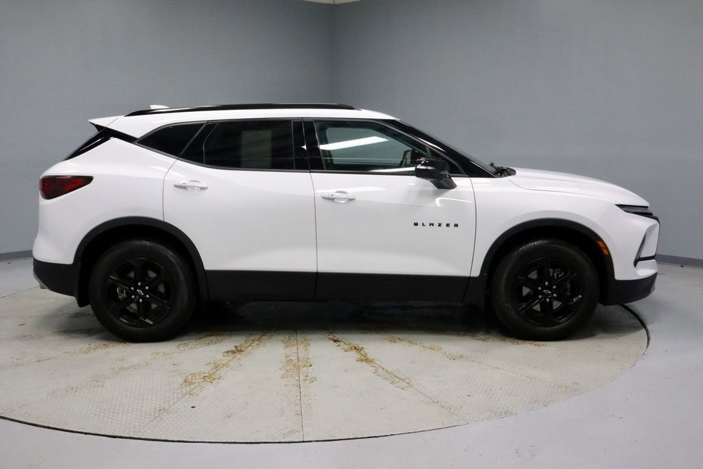 Used 2024 Chevrolet Blazer LT w/ Midnight/Sport Edition image 6