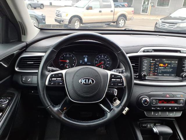 Used 2019 Kia Sorento LX w/ LX Convenience Package image 17