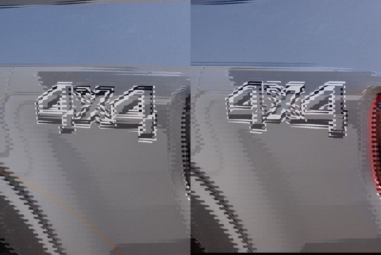 Certified 2022 Ford F150 Platinum w/ Equipment Group 701A High image 13