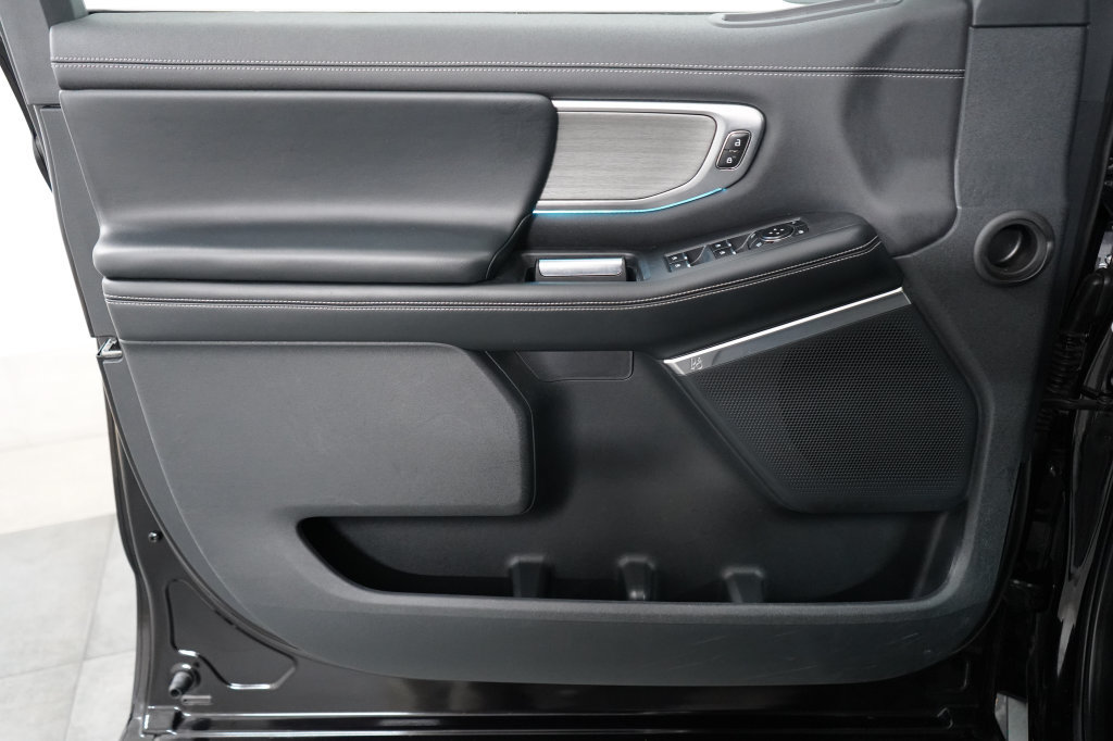 Certified 2025 Ford Expedition Max Platinum AWD/4WD image 32