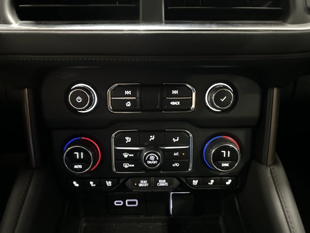 Used 2024 Chevrolet Tahoe High Country AWD/4WD image 21