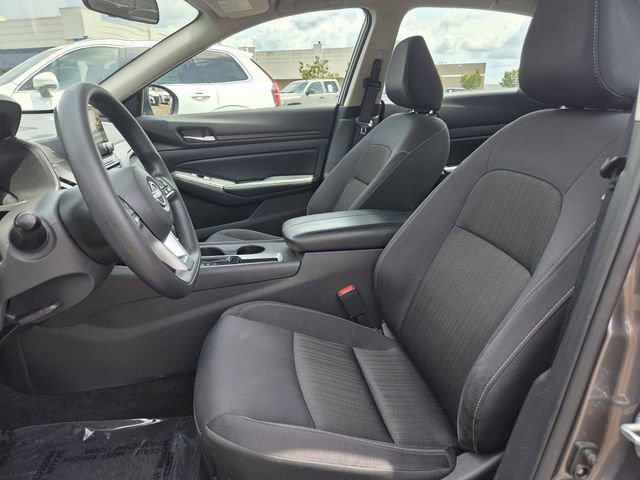 Used 2025 Nissan Altima 2.5 SV FWD image 11