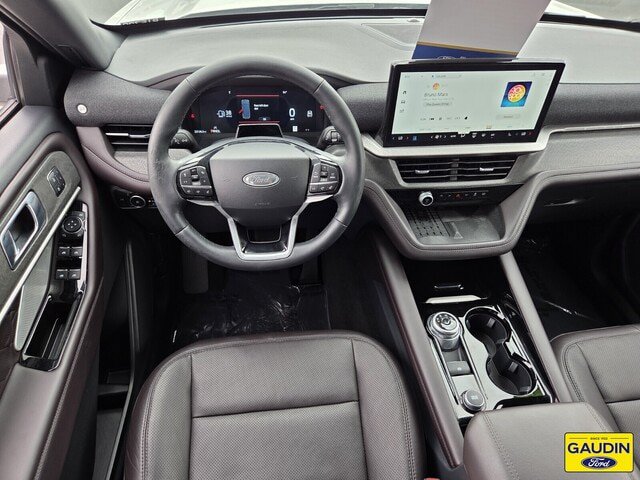 Certified 2025 Ford Explorer Platinum w/ Ultimate Package AWD/4WD image 13