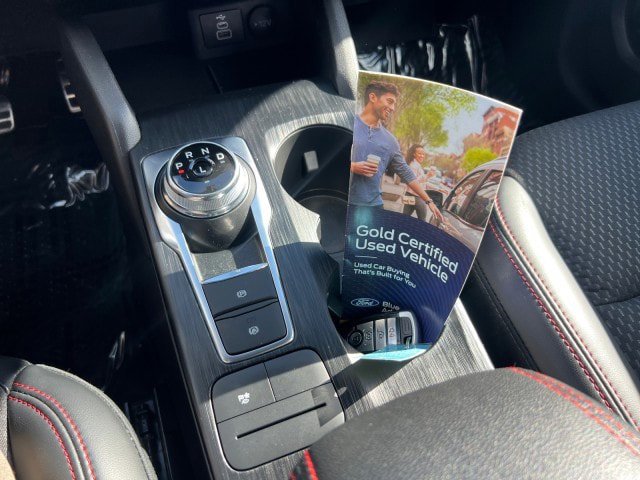 Certified 2024 Ford Escape ST-Line Select AWD/4WD image 15