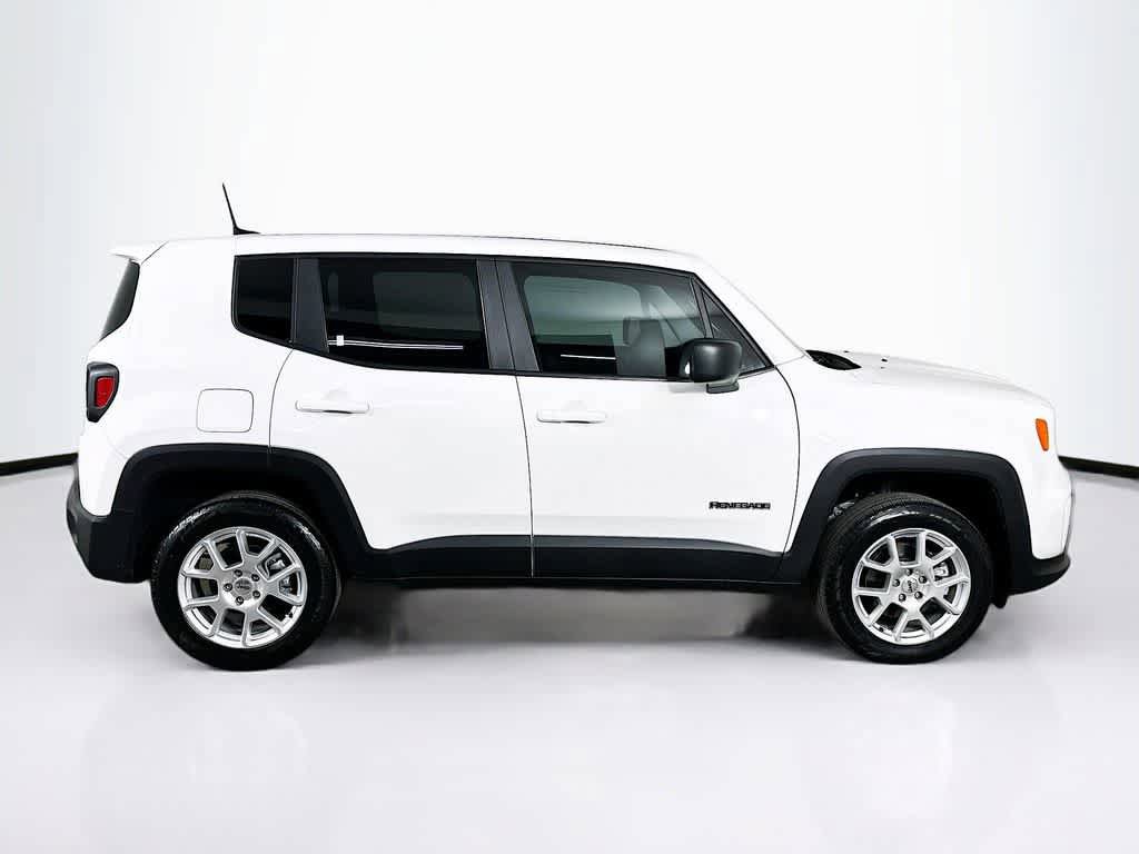 Used 2023 Jeep Renegade Latitude AWD/4WD image 25
