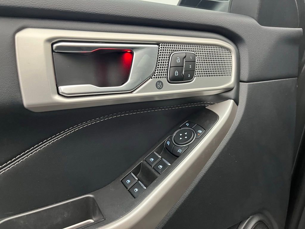 Certified 2023 Ford Explorer Limited w/ Equipment Group 301A image 19