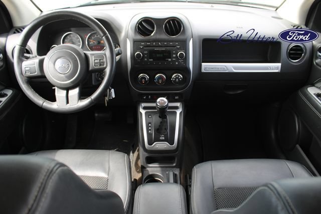 Used 2017 Jeep Compass Latitude FWD image 14