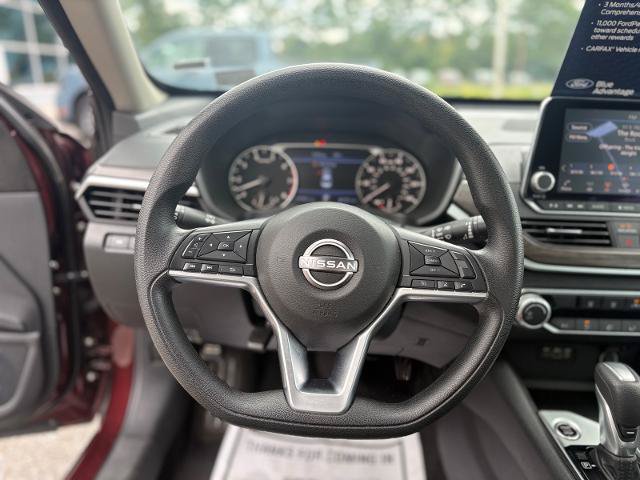 Used 2025 Nissan Altima 2.5 SV FWD image 17