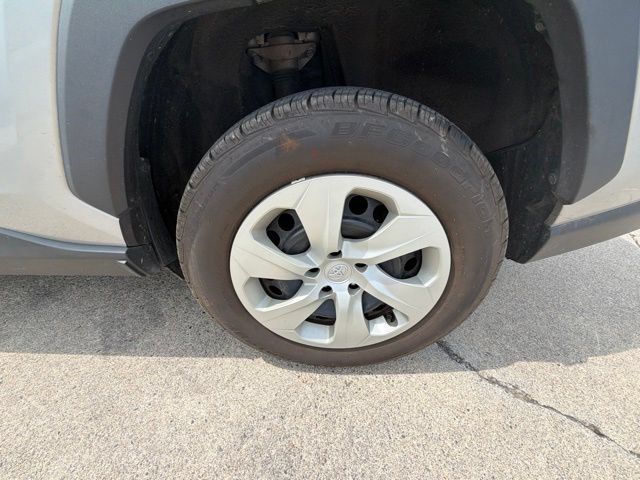 Used 2019 Toyota RAV4 LE w/ Carpet Mat Package FWD image 22