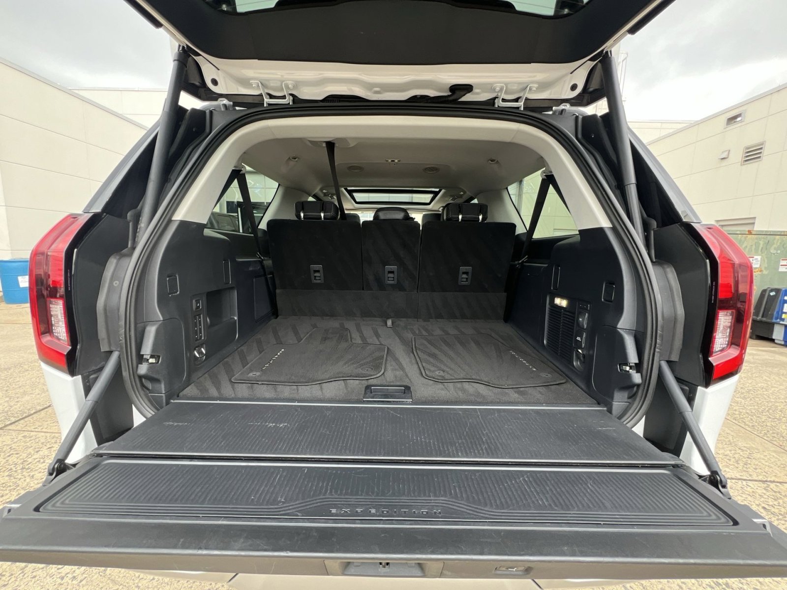 Certified 2025 Ford Expedition Max Platinum AWD/4WD image 35