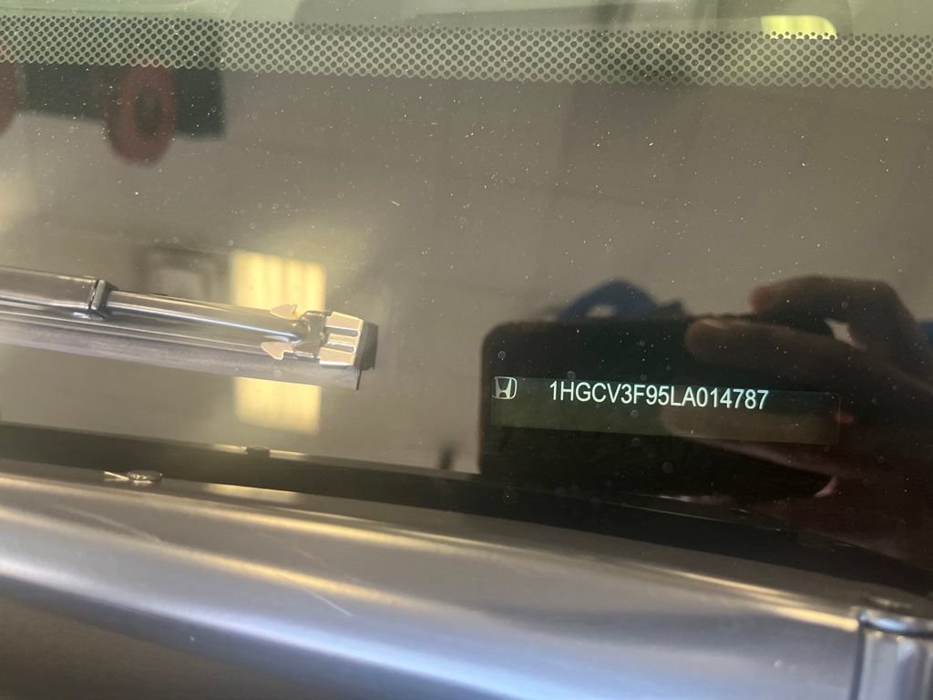 Used 2020 Honda Accord Touring image 3