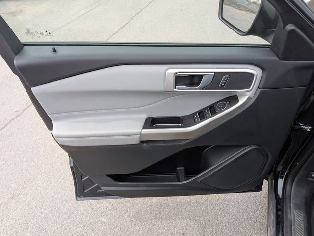 Certified 2021 Ford Explorer XLT w/ Equipment Group 202A AWD/4WD image 6