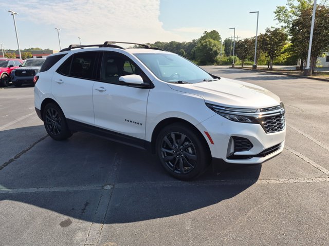 Used 2023 Chevrolet Equinox RS w/ RS Leather Package FWD image 2