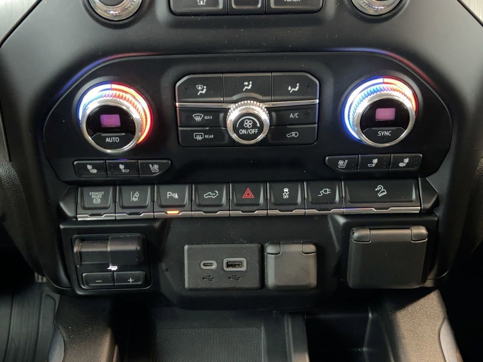 Used 2020 GMC Sierra 2500 Denali w/ Denali Ultimate Package image 16