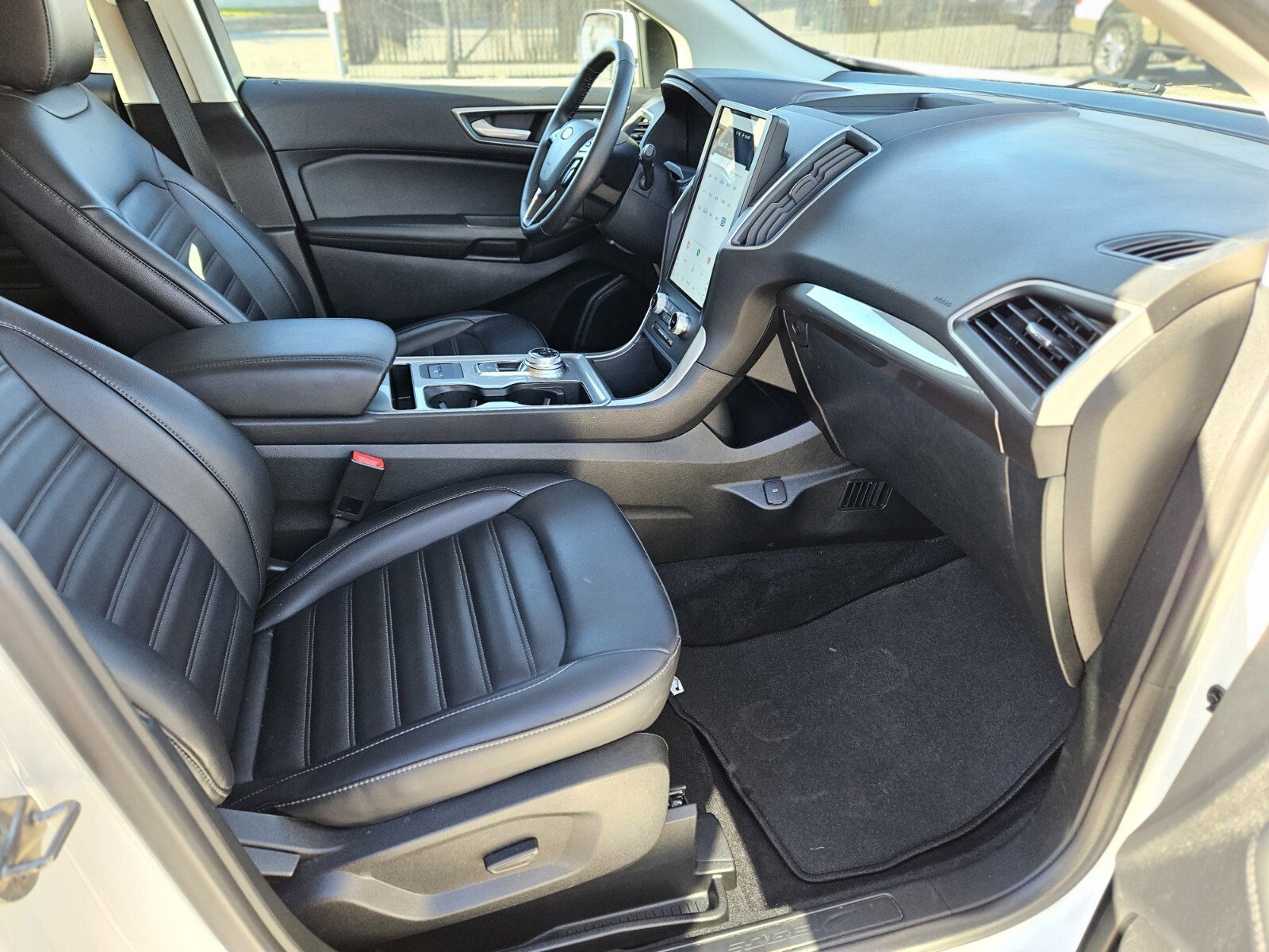 Certified 2024 Ford Edge SEL w/ Convenience Package image 12