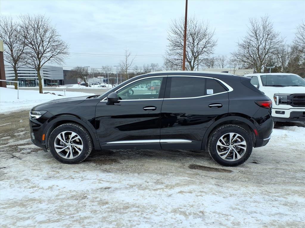 Used 2023 Buick Envision Essence image 2