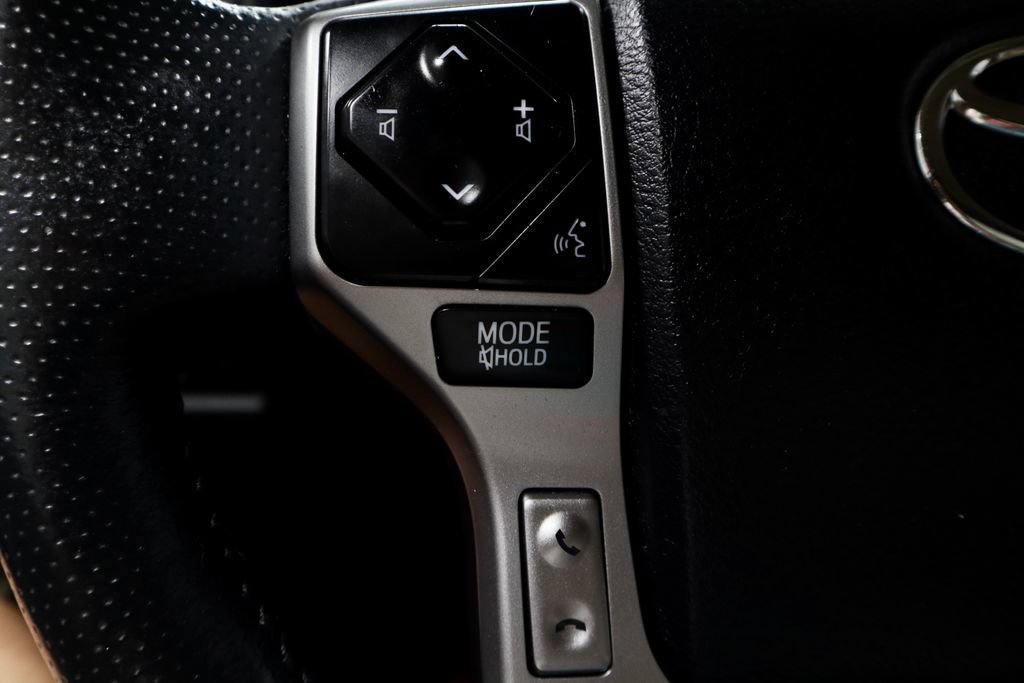 Used 2023 Toyota 4Runner Limited AWD/4WD image 27