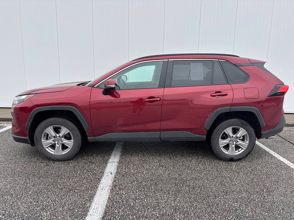 Used 2025 Toyota RAV4 XLE AWD/4WD image 3