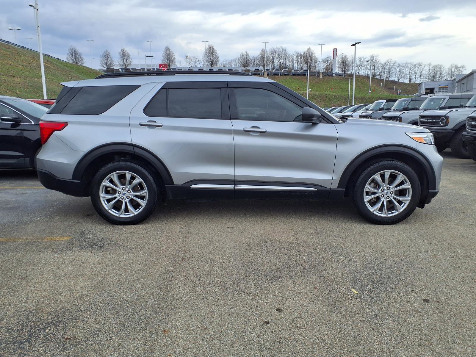 Certified 2023 Ford Explorer XLT w/ Equipment Group 202A image 4