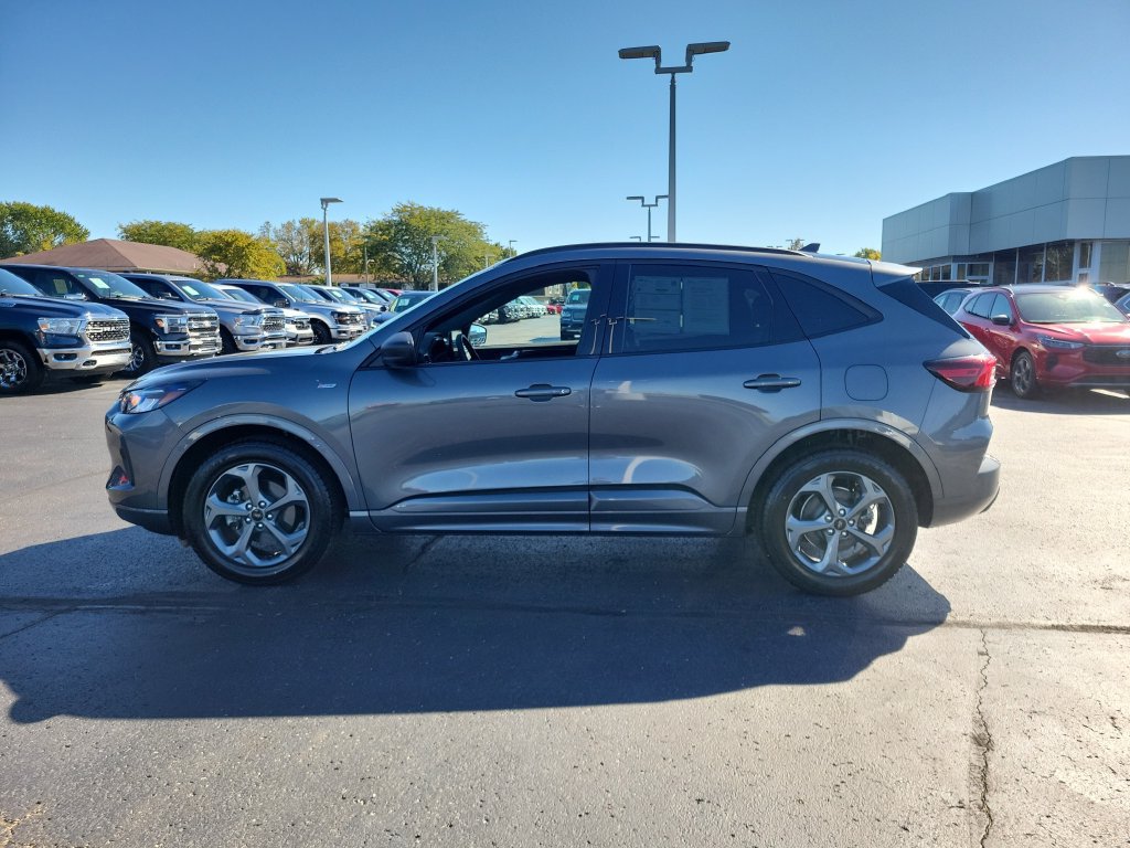 Certified 2023 Ford Escape ST-Line w/ Tech Pack #1 AWD/4WD image 7
